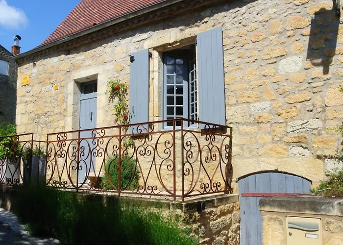 Holiday home Maison De La Combe